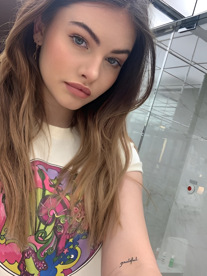 Ева привлекальеная девушка из Юрги цена от 1500 руб