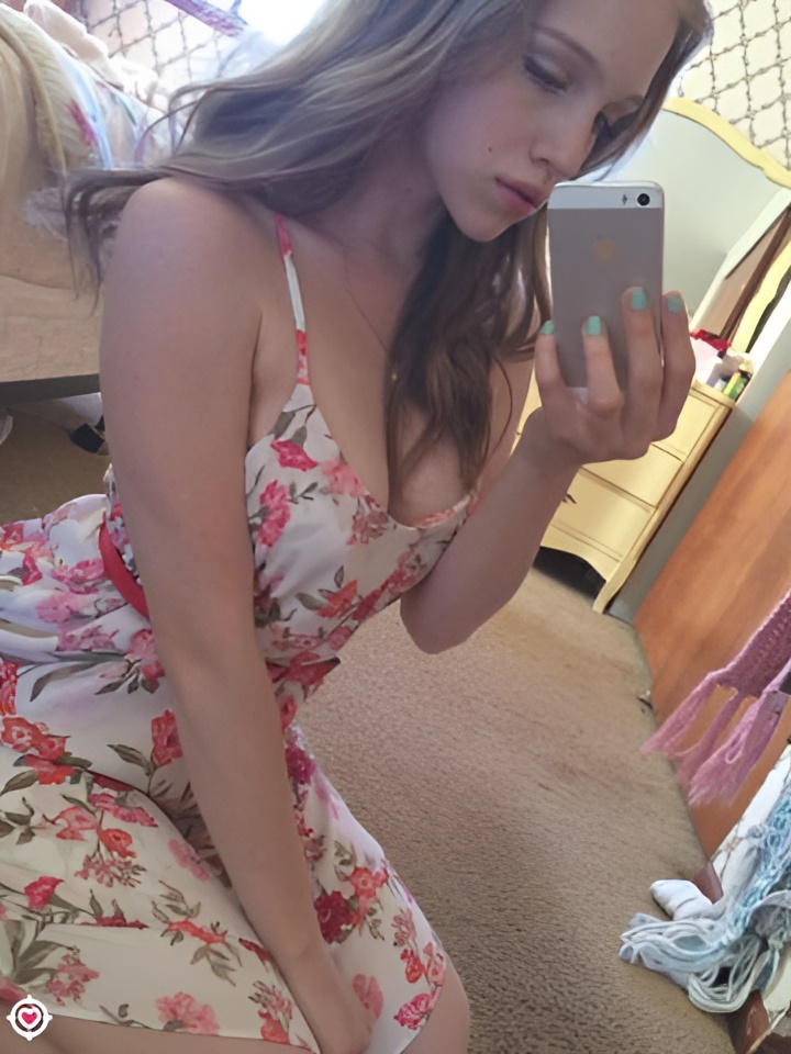 Зоя привлекальеная девушка из Юрги цена от 5000 руб