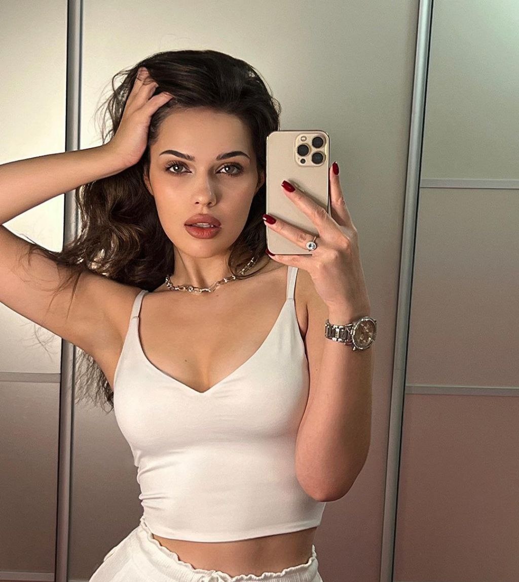 Ксюша привлекальеная девушка из Юрги цена от 3000 руб