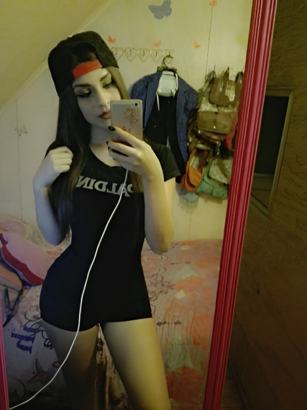 Рената привлекательная девушка из Юрги цена от 10000 руб