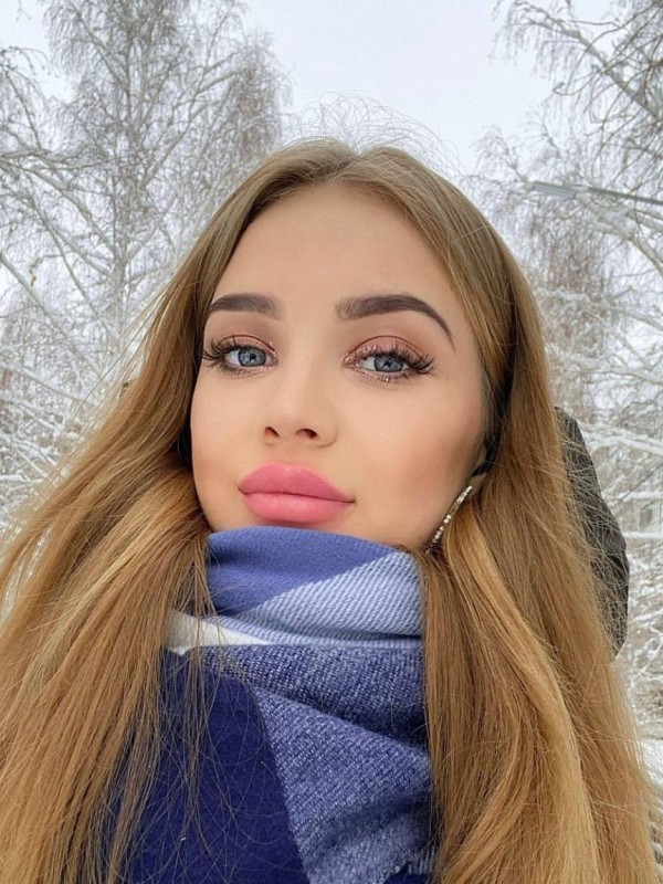 Ева привлекательная девушка из Юрги цена от 8000 руб