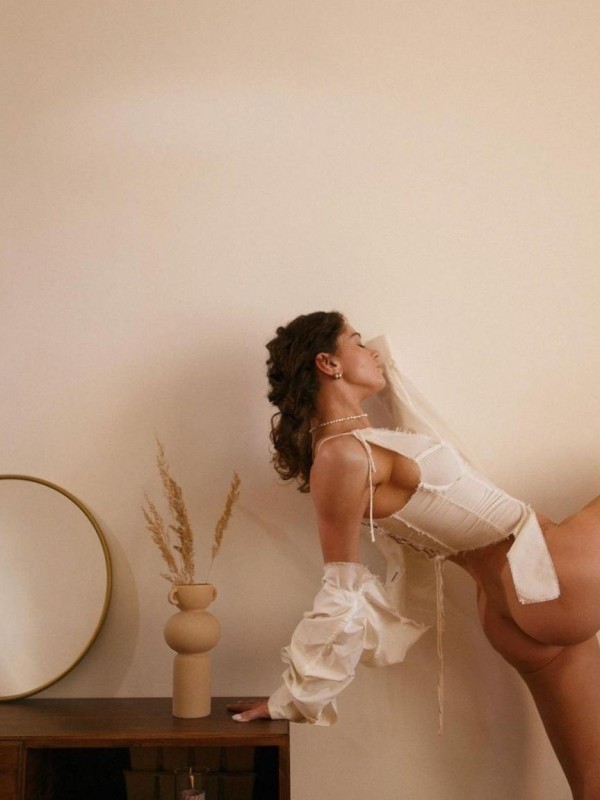 Оливия привлекательная девушка из Юрги цена от 8000 руб